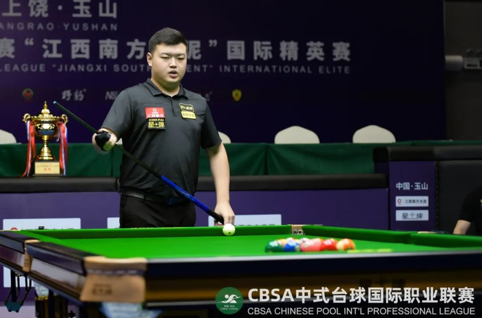 许多红军球 许多红军球