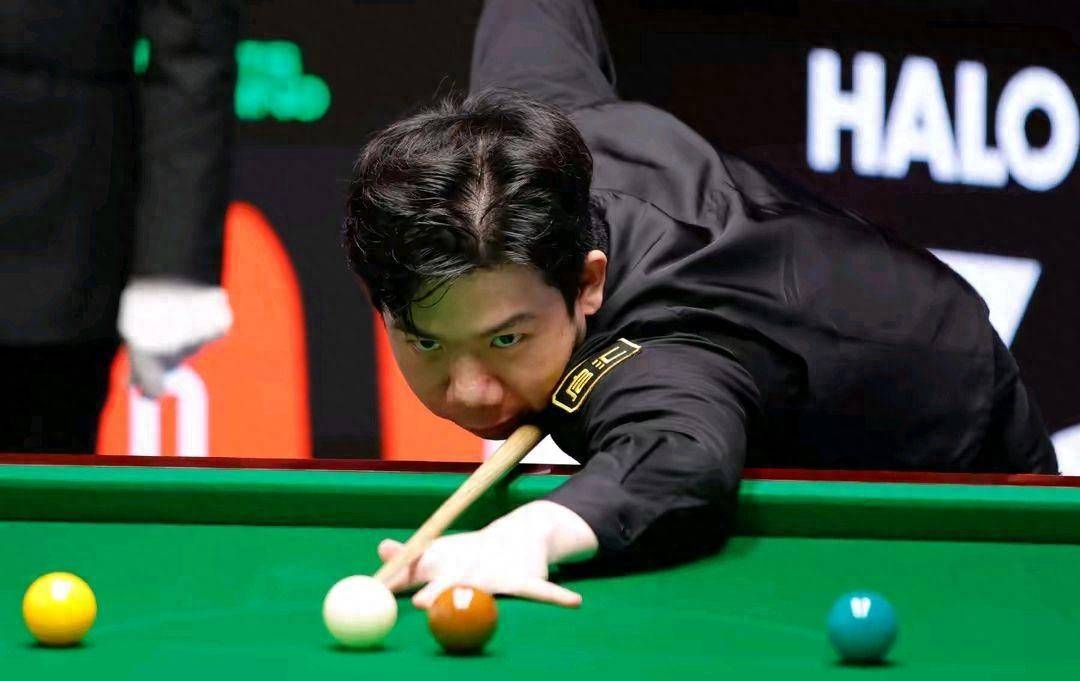 合围角度的 合围角度的