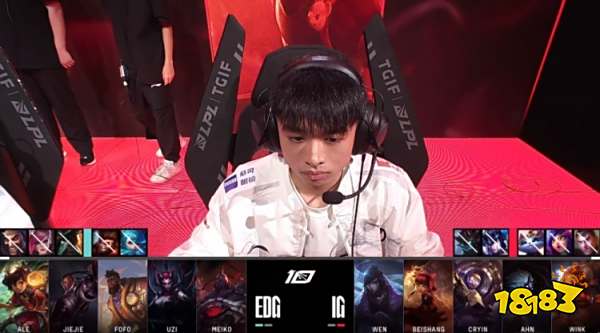 的年轻中场 的年轻中场